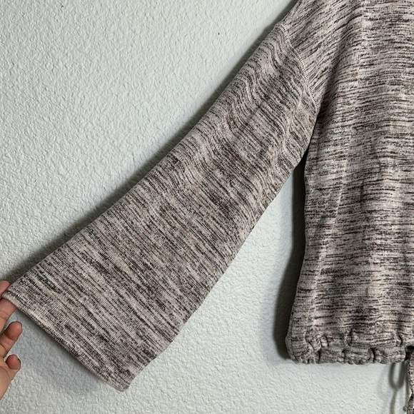 Aerie Women’s Size Small Soft Pullover Crewneck Sweater Top Flare Sleeves - Picture 4 of 9